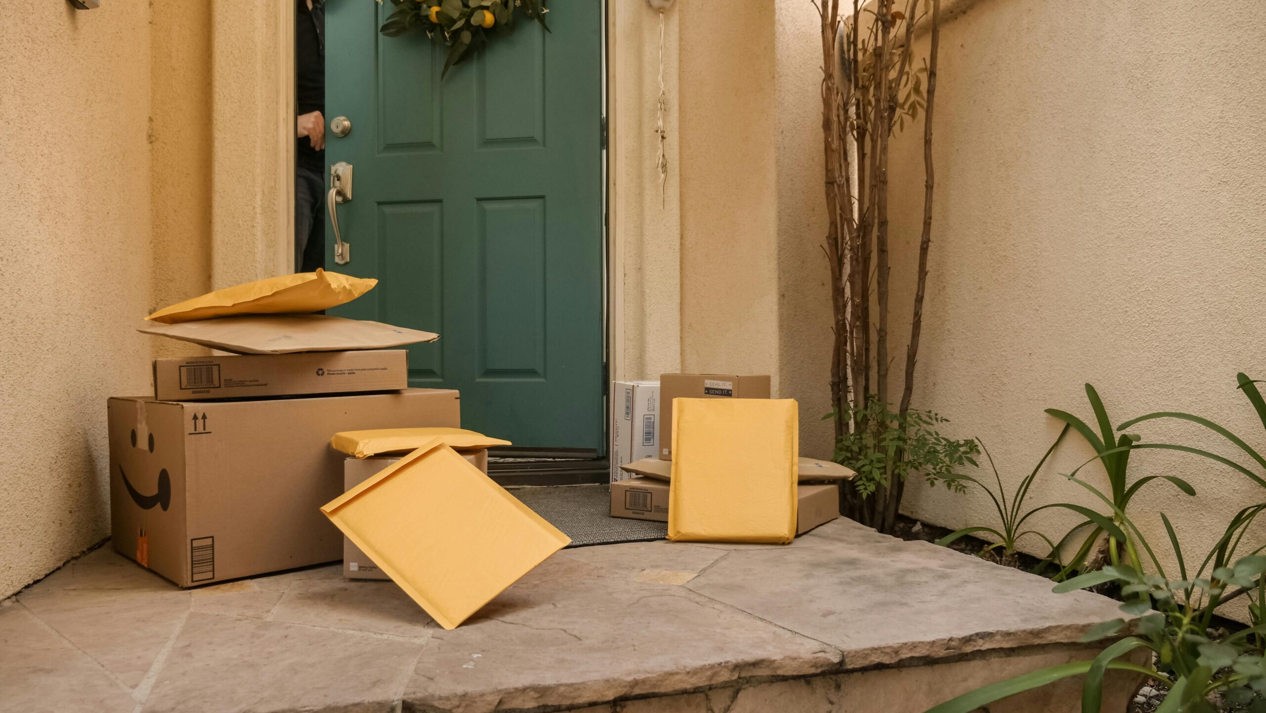Amazon FBA vs. FBM – Which is Right for Your Business?